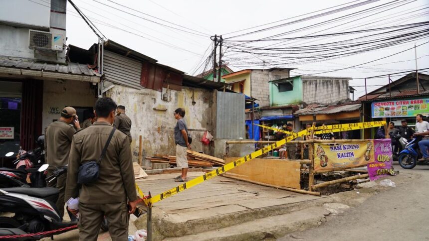bangunan liar di sekitar pasar ciluar bogor ditertibkan 1747823870348 169