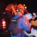 damkar bpbd evakuasi pria depok tersesat di perbukitan bogor usai mengikuti peta digital dok istimewa 1748293484590 169