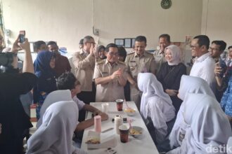 gubernur jakarta pramono anung resmi meluncurkan program kantin sehat jakarta cerdas di tiga sekolah menggantikan program sara 1747728954986 169