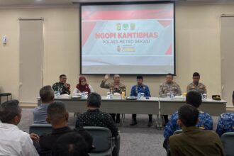 kapolres metro bekasi kombes mustofa dalam kegiatan ngopi kamtibmas dok ist 1747752455136 169