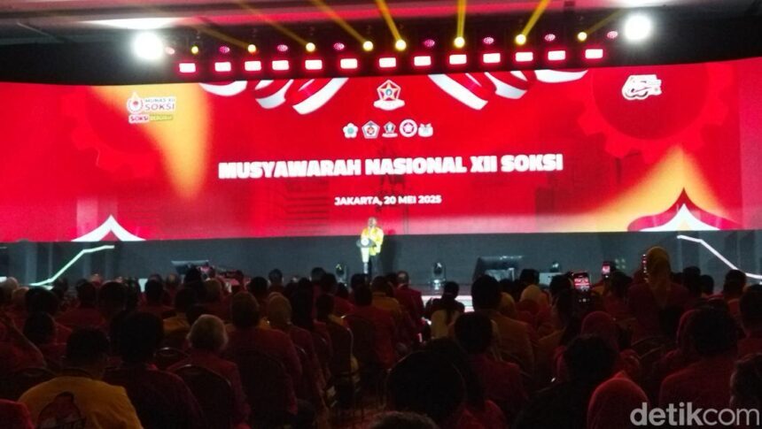 ketum partai golkar bahlil lahadalia hadir dalam acara munas ke xii organisasi sayap partai golkar sentral organisasi karyawan 1747747820967 169