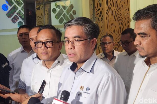 menteri ketenagakerjaan yassierli adrialdetikcom 1747742331573 169