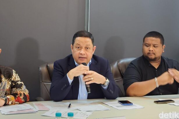 pengacara tom lembong ari yusuf amir 1 169