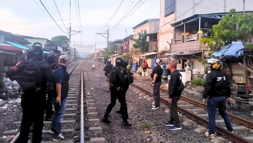 polisi kembali melakukan penertiban di kampung bahari tanjung priok jakarta utara dokistimewa 1748186000600 169