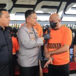 polisi menangkap bang jago yang membuat keributan di apartemen kota bekasi 1747737685609 169