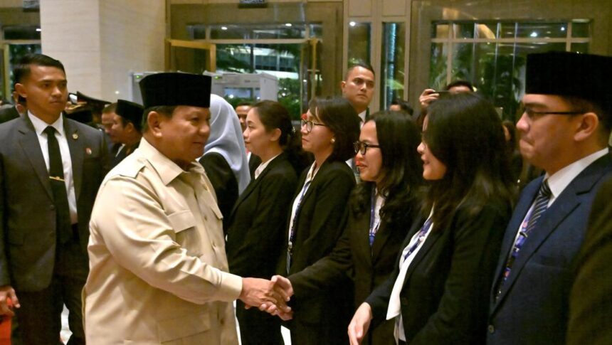 prabowo subianto disambut diaspora saat tiba di malaysia dokbiro pers sekretariat presiden 1748187536465 169