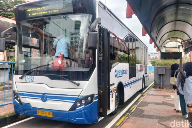 uji coba transjabodetabek blok m alam sutera maulanidetikcom 1744708214121 169