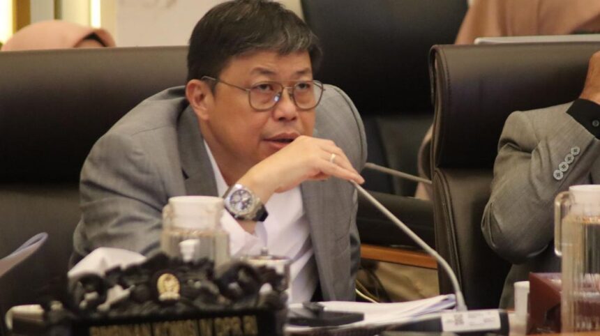 wakil ketua komisi iv dpr alex indra lukman dok istimewaalex indra 1741317786581 169